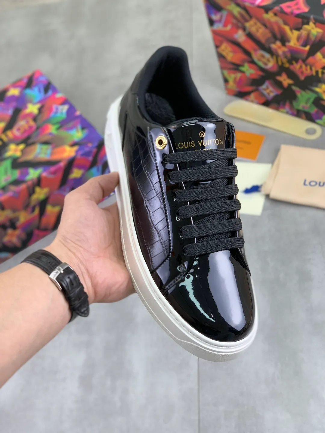 Men's men's shoes P520💰【New style】🆘High quality cowhide【Louis Vuitton】LV official website's latest model🎁casual and fashionable men's shoes👟hot style💥simple and elegant style, exclusive for trendy men. Unique official website's latest brand elements👑original decoration, fashionable and generous, the fabric is made of original denim➕comfortable and breathable mesh lining➕cow leather feet ✅The official website specifies wear-resistant casual outsole, the classic model is taken in real life🎬Color: 5⃣️colors available😍Number of codes: 38-44 Full set of packaging